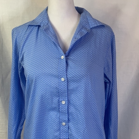 Gap Fitted Blue and White Polka Dot Button Down - Picture 4 of 13